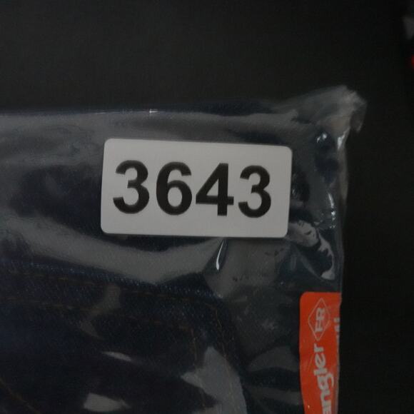 Wrangler FR Jeans Mens 38x30 Blue Flame Resistant Workwear 13MWZ HRC2 2112 Denim - Picture 15 of 15